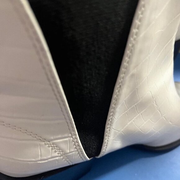 Steve madden  audience white boot size 7 1/2 - Picture 7 of 9